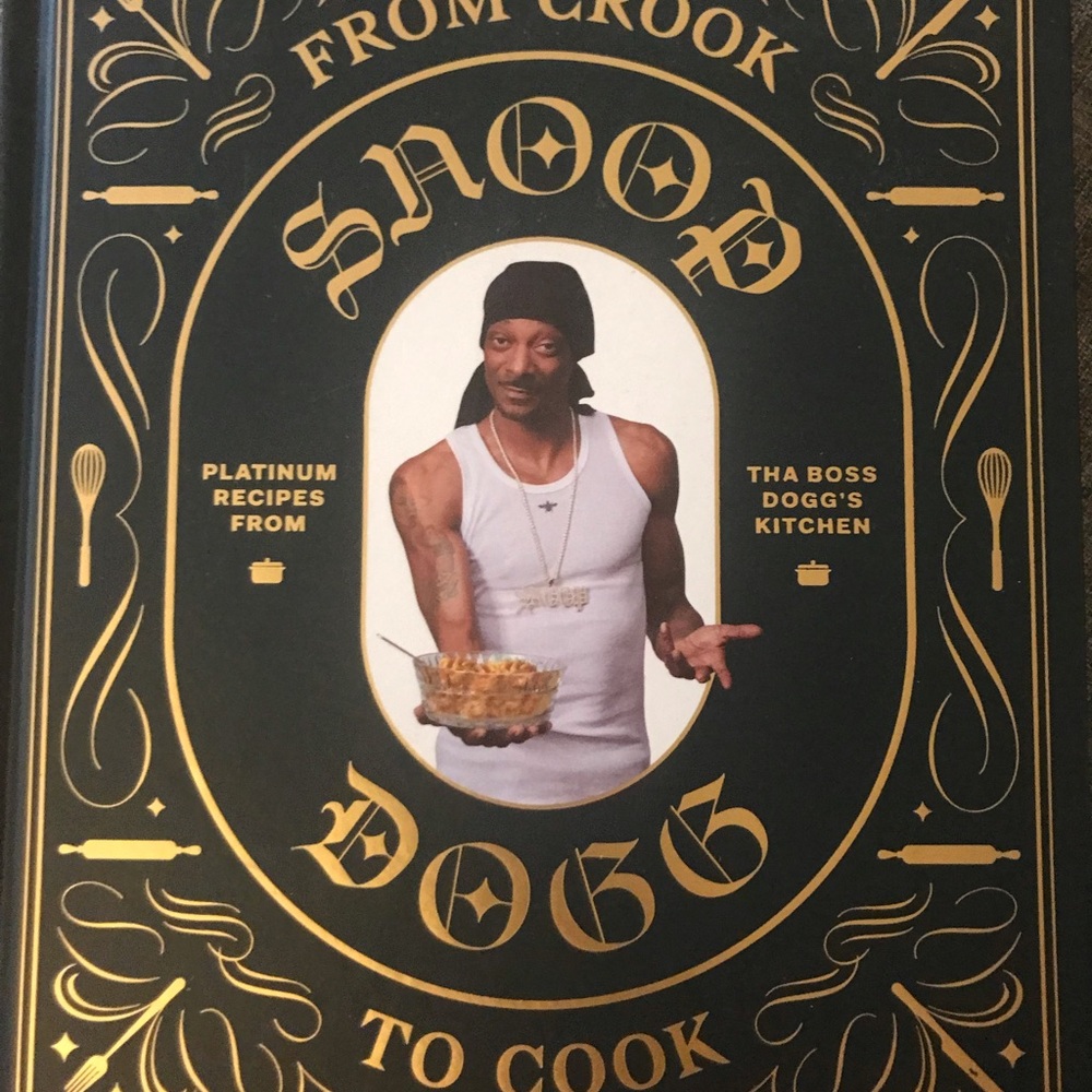 Snoop Dogg
From Crook to Cook: Platinum Recipes from Tha Boss Dogg's Kitchen